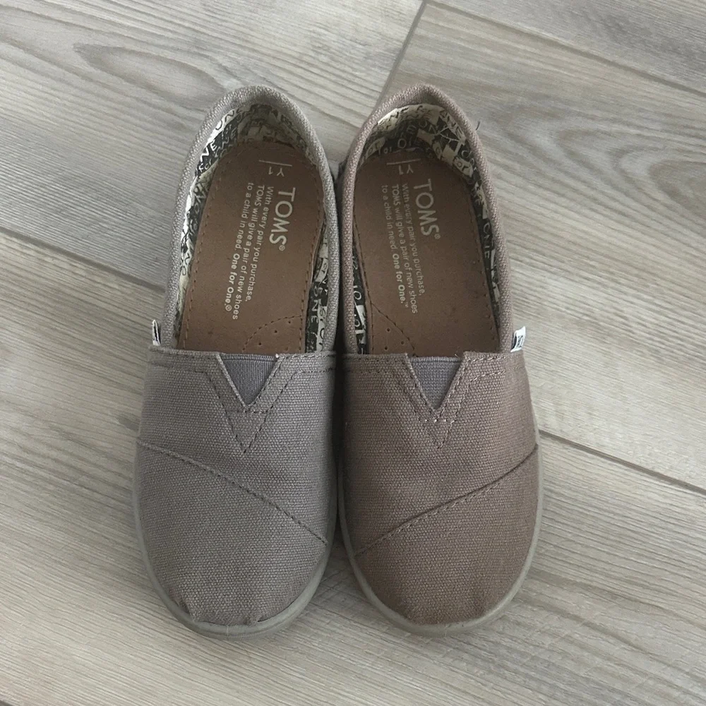 TOMS Kids Moccasins in Taupe